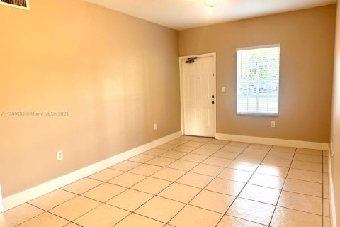 Condo in Hialeah, Florida, 3 bedrooms  № 1942163 - photo 5
