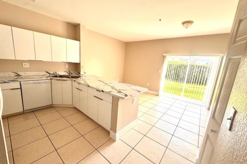Copropriété à louer à Hialeah, Floride: 3 chambres, 110.18 m2 № 1942163 - photo 7