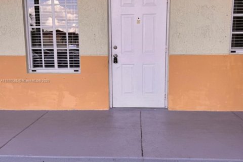 Condo in Hialeah, Florida, 3 bedrooms  № 1942163 - photo 2
