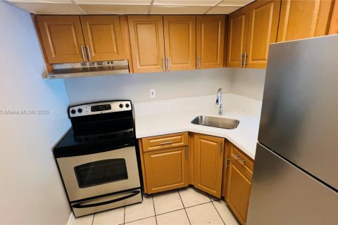 Copropriété à louer à Miami, Floride: 1 chambre, 56.21 m2 № 1966218 - photo 4