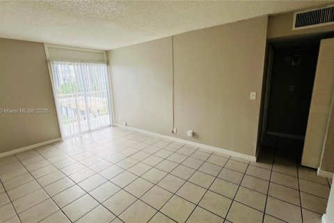 Copropriété à louer à Miami, Floride: 1 chambre, 56.21 m2 № 1966218 - photo 6