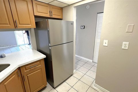 Copropriété à louer à Miami, Floride: 1 chambre, 56.21 m2 № 1966218 - photo 5