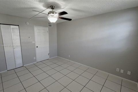 Copropriété à louer à Miami, Floride: 1 chambre, 56.21 m2 № 1966218 - photo 11