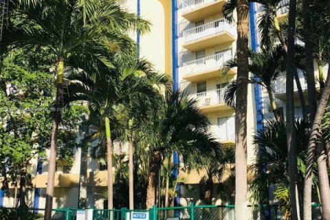 Copropriété à louer à Miami, Floride: 1 chambre, 56.21 m2 № 1966218 - photo 24