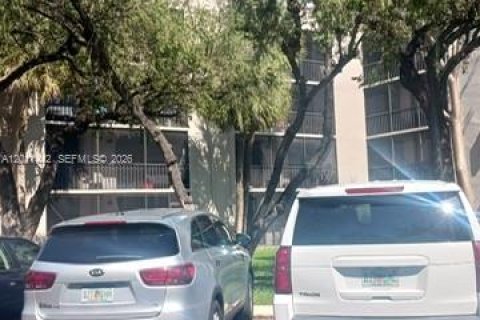 Condo in Miami, Florida, 3 bedrooms  № 2075190 - photo 3