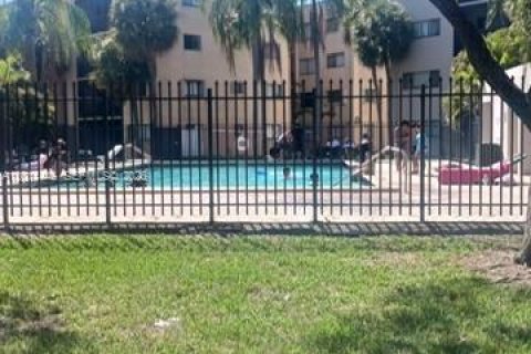 Condo in Miami, Florida, 3 bedrooms  № 2075190 - photo 4