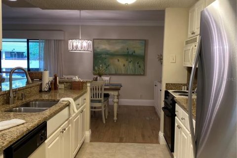 Copropriété à louer à Palm Harbor, Floride: 2 chambres, 154.22 m2 № 1718833 - photo 4
