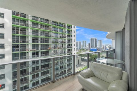 Condominio en alquiler en Miami, Florida, 1 dormitorio, 70.42 m2 № 1954358 - foto 29
