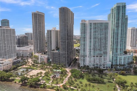 Condominio en alquiler en Miami, Florida, 1 dormitorio, 70.42 m2 № 1954358 - foto 21