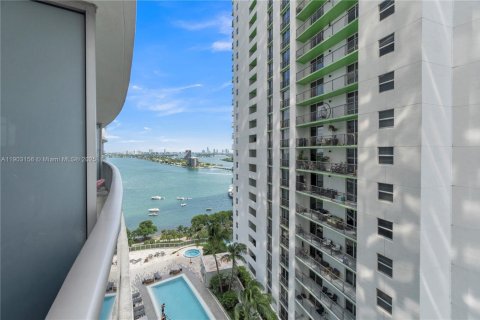 Condominio en alquiler en Miami, Florida, 1 dormitorio, 70.42 m2 № 1954358 - foto 26