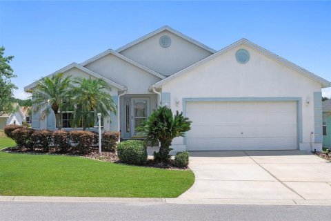 House in Summerfield, Florida 3 bedrooms, 159.51 sq.m. № 1680373 - photo 1