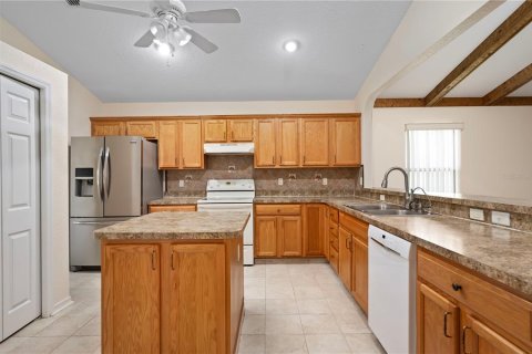 House in Summerfield, Florida 3 bedrooms, 159.51 sq.m. № 1680373 - photo 14
