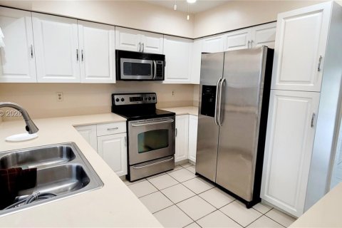 Купить виллу или дом в Маргит, Флорида 3 спальни, 191.47м2, № 2027761 - фото 13