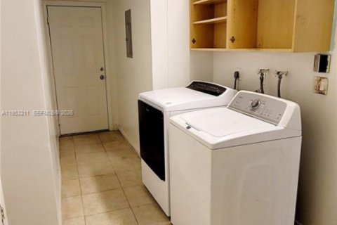 Купить виллу или дом в Маргит, Флорида 3 спальни, 191.47м2, № 2027761 - фото 27