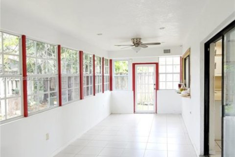 Купить виллу или дом в Маргит, Флорида 3 спальни, 191.47м2, № 2027761 - фото 25