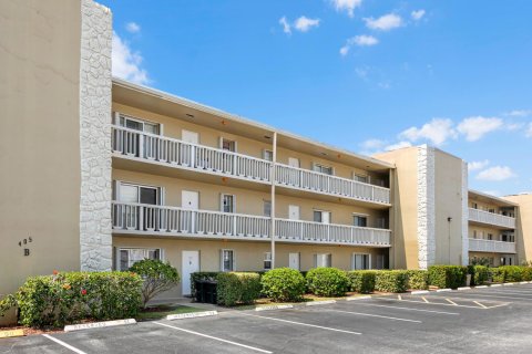Condo in North Palm Beach, Florida, 2 bedrooms  № 1172340 - photo 1