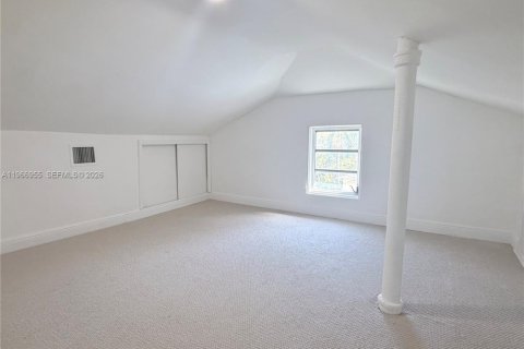 House in North Miami, Florida 3 bedrooms, 149.02 sq.m. № 2029801 - photo 21