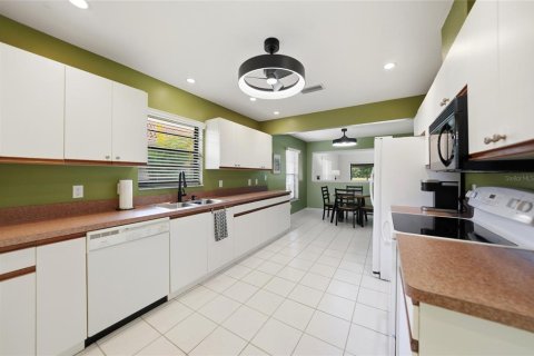 Casa en venta en Lake Suzy, Florida, 3 dormitorios, 202.16 m2 № 2097412 - foto 11