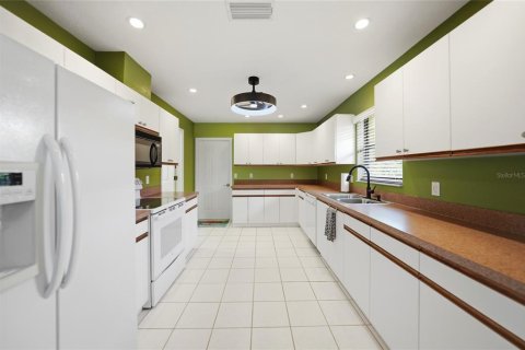 Casa en venta en Lake Suzy, Florida, 3 dormitorios, 202.16 m2 № 2097412 - foto 10