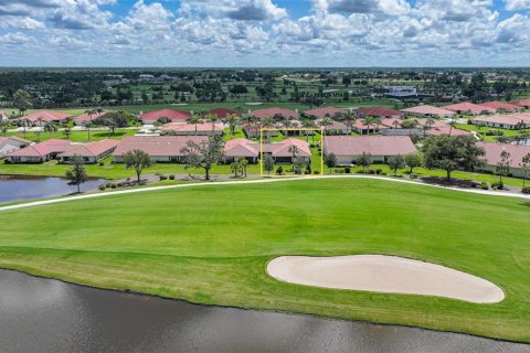 Casa en venta en Lake Suzy, Florida, 3 dormitorios, 202.16 m2 № 2097412 - foto 3