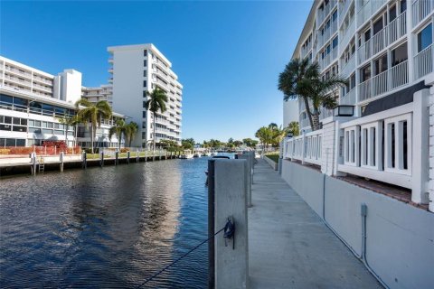 Apartamento en Fort Lauderdale, Florida 2 dormitorios, 132.85 m2 № 2174078