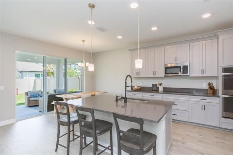 House in Wesley Chapel, Florida 4 bedrooms, 252.42 sq.m. № 1880571 - photo 24