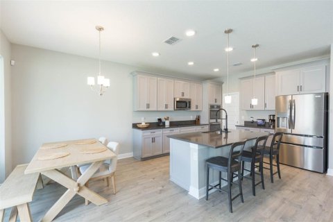 House in Wesley Chapel, Florida 4 bedrooms, 252.42 sq.m. № 1880571 - photo 18