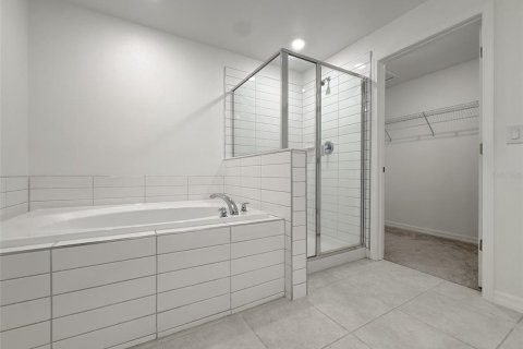 Townhouse in San Antonio, Florida 3 bedrooms, 167.32 sq.m. № 2419754 - photo 19