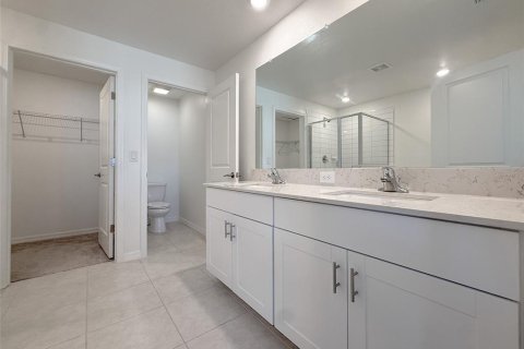 Townhouse in San Antonio, Florida 3 bedrooms, 167.32 sq.m. № 2419754 - photo 16