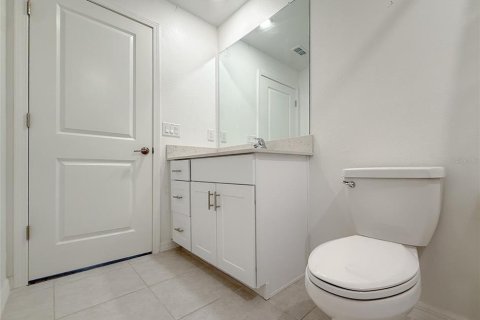 Townhouse in San Antonio, Florida 3 bedrooms, 167.32 sq.m. № 2419754 - photo 28
