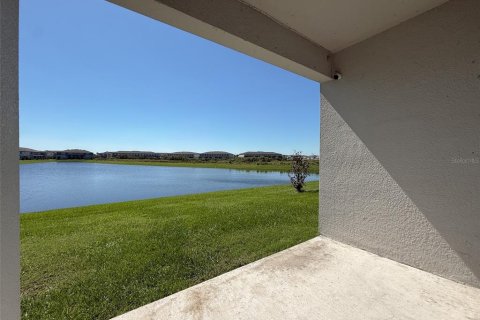 Townhouse in San Antonio, Florida 3 bedrooms, 167.32 sq.m. № 2419754 - photo 9
