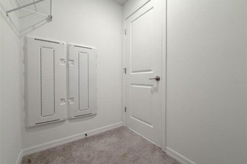 Townhouse in San Antonio, Florida 3 bedrooms, 167.32 sq.m. № 2419754 - photo 21