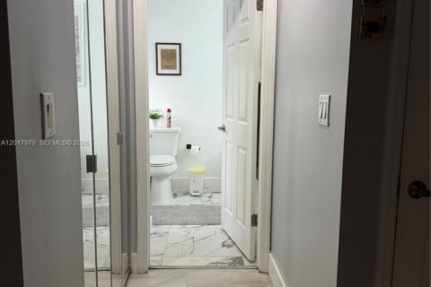 Villa ou maison à vendre à Miami, Floride: 4 chambres, 135.08 m2 № 2078431 - photo 20