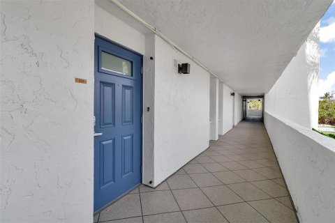 Купить кондоминиум в Сарасота, Флорида 6 комнат, 119.1м2, № 1904628 - фото 7