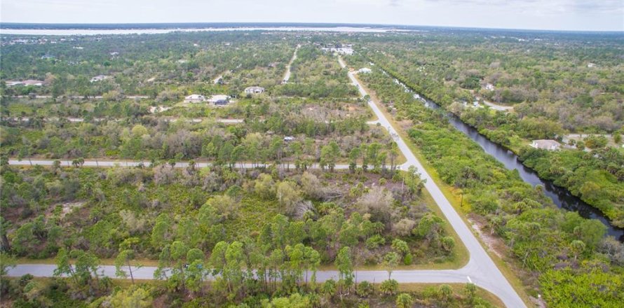 Land in Port Charlotte, Florida № 2228541