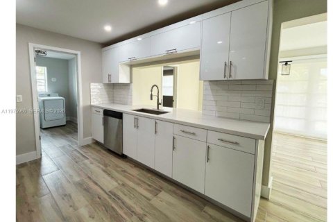 House in Cooper City, Florida 3 bedrooms, 148.64 sq.m. № 2050283 - photo 5