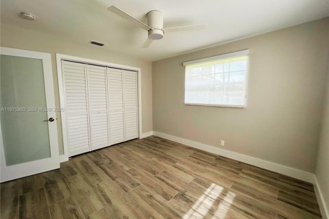 House in Cooper City, Florida 3 bedrooms, 148.64 sq.m. № 2050283 - photo 8