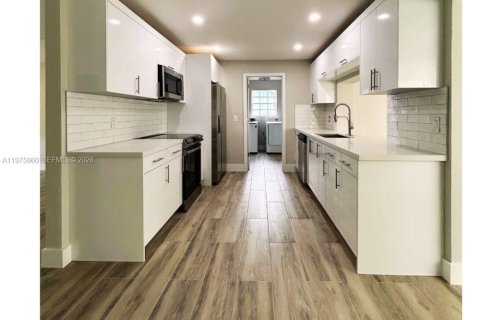 House in Cooper City, Florida 3 bedrooms, 148.64 sq.m. № 2050283 - photo 4