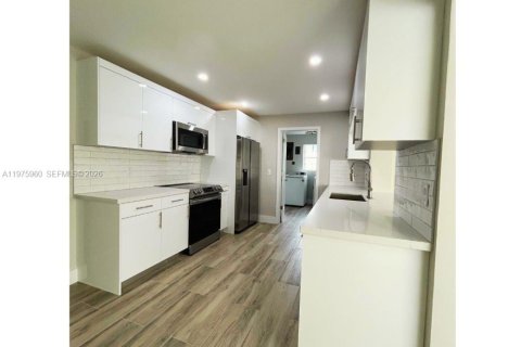 House in Cooper City, Florida 3 bedrooms, 148.64 sq.m. № 2050283 - photo 6