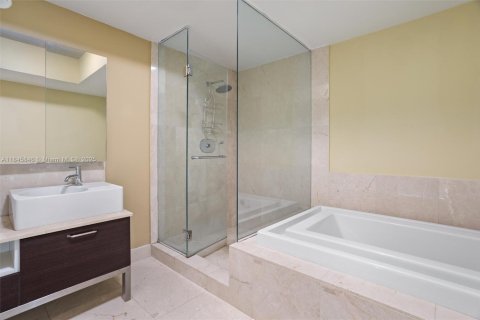 Купить кондоминиум в Майами, Флорида 1 спальня, 76.18м2, № 1845635 - фото 15