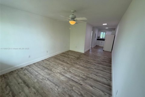 Appartement à louer à Miami Beach, Floride № 1895351 - photo 1