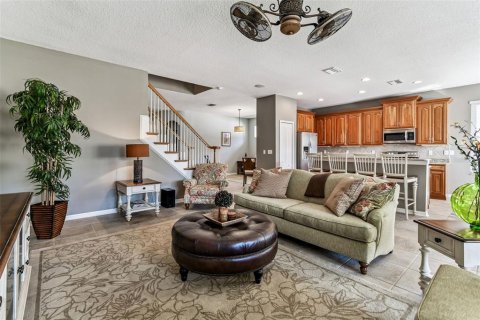 House in Land O' Lakes, Florida 5 bedrooms, 246.38 sq.m. № 2123182 - photo 18