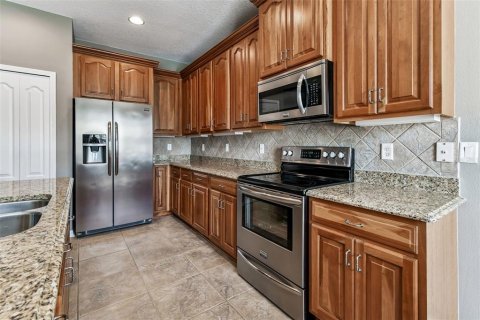 House in Land O' Lakes, Florida 5 bedrooms, 246.38 sq.m. № 2123182 - photo 21