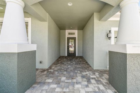 House in Land O' Lakes, Florida 5 bedrooms, 246.38 sq.m. № 2123182 - photo 5