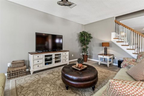 House in Land O' Lakes, Florida 5 bedrooms, 246.38 sq.m. № 2123182 - photo 19