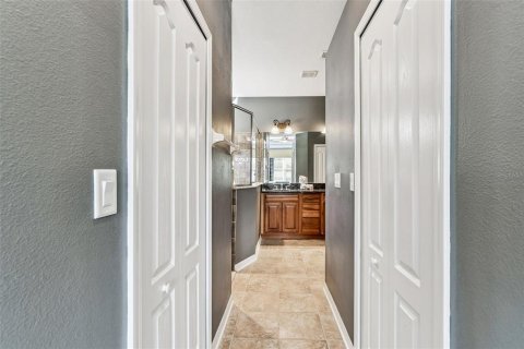 House in Land O' Lakes, Florida 5 bedrooms, 246.38 sq.m. № 2123182 - photo 26