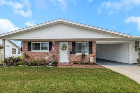 House in Pinellas Park, Florida 2 bedrooms, 88.26 sq.m. № 2324728