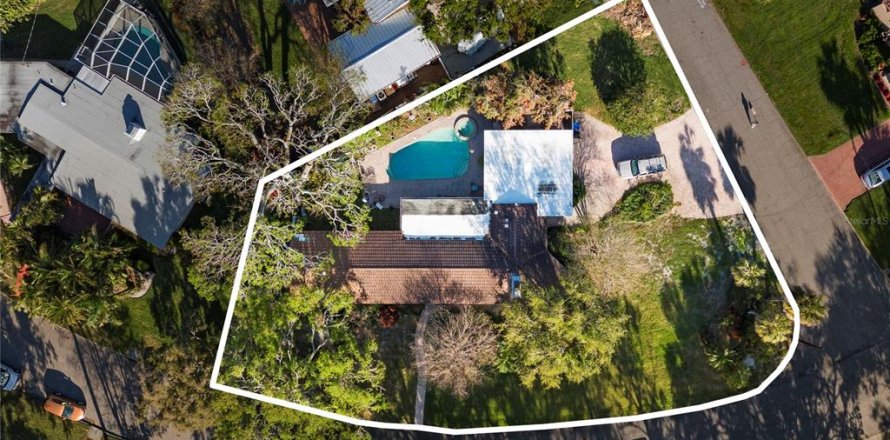 Casa en Saint Petersburg, Florida 3 dormitorios, 225.57 m2 № 1586712