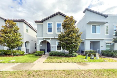 House in Windermere, Florida 4 bedrooms, 206.43 sq.m. № 1737069 - photo 1