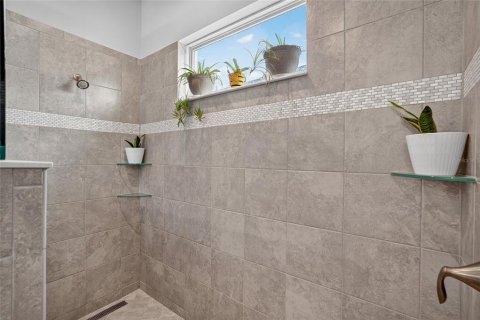 Casa en venta en Daytona Beach, Florida, 4 dormitorios, 225.29 m2 № 1900324 - foto 25